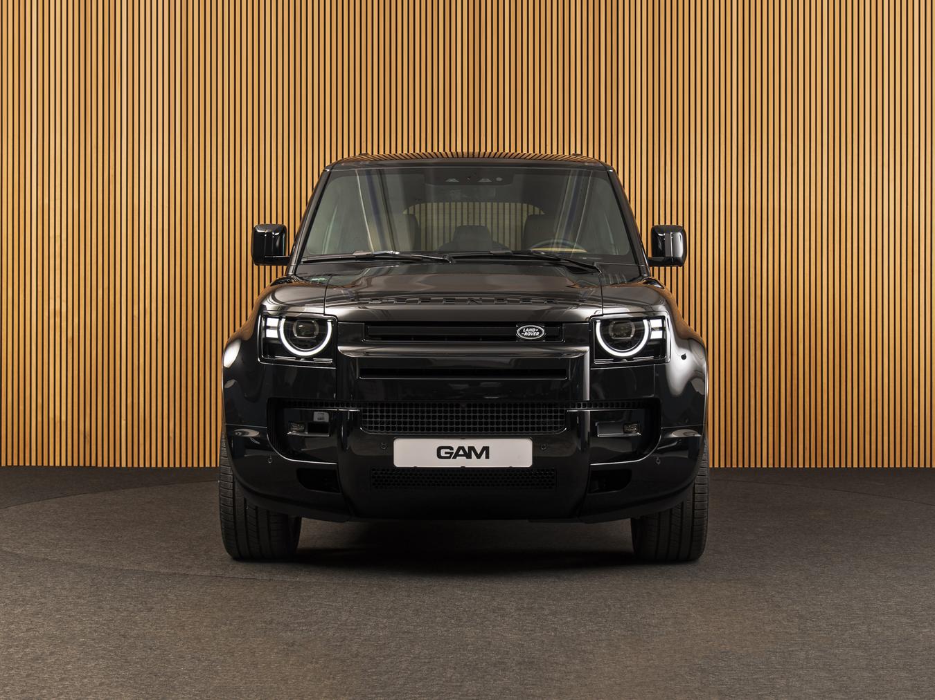 Land Rover Defender 110 X-Dynamic HSE P300e