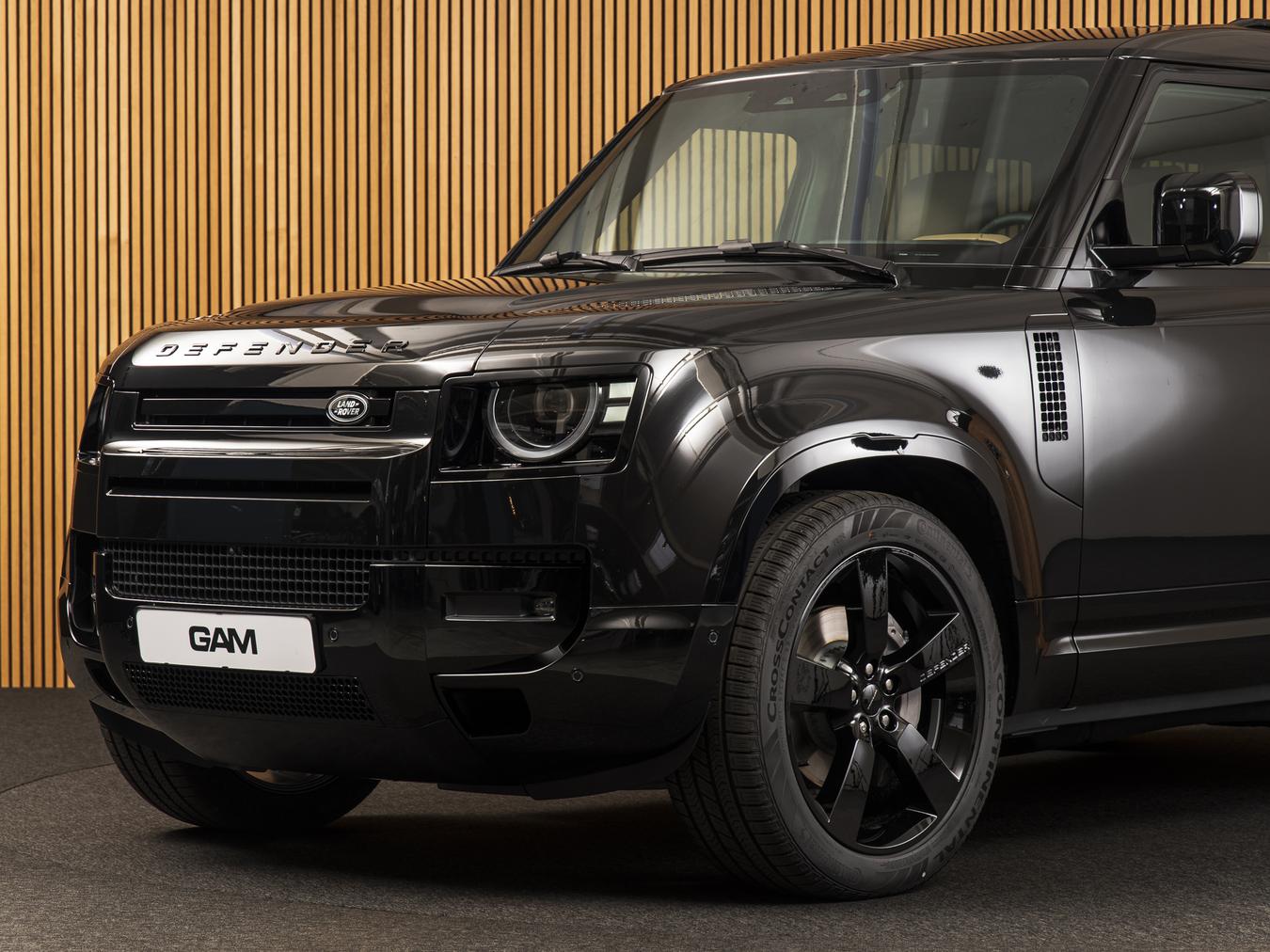 Land Rover Defender 110 X-Dynamic HSE P300e