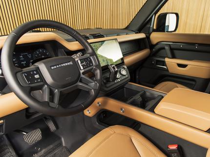 Land Rover Defender 110 X-Dynamic HSE P300e