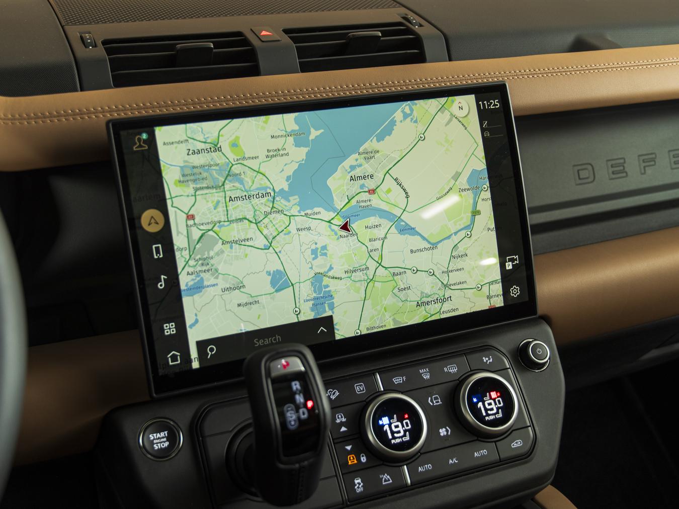 Land Rover Defender 110 X-Dynamic HSE P300e