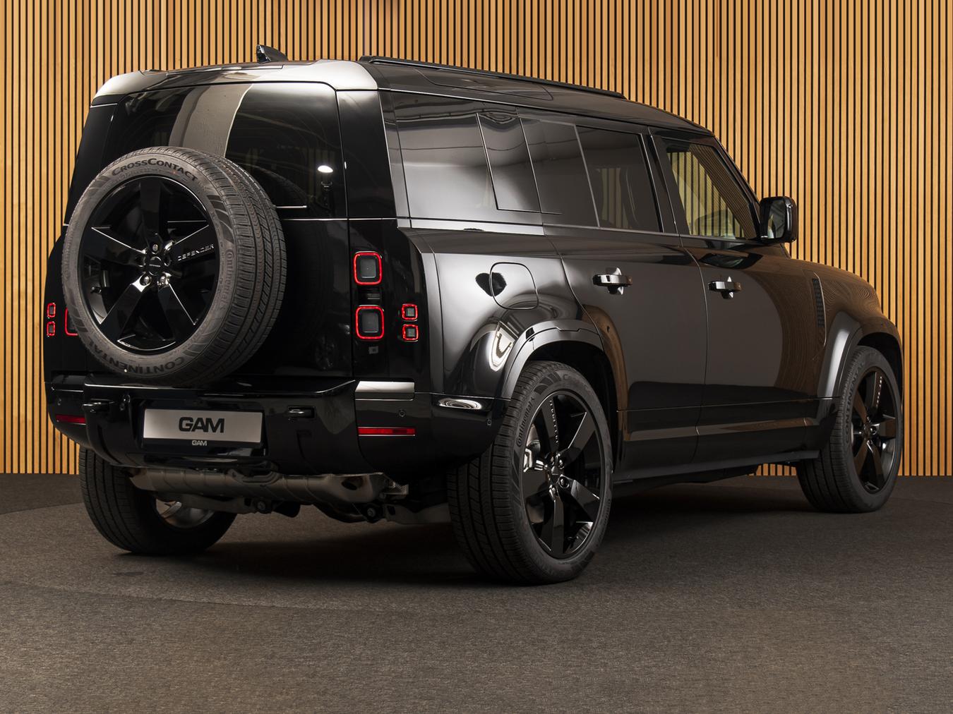 Land Rover Defender 110 X-Dynamic HSE P300e