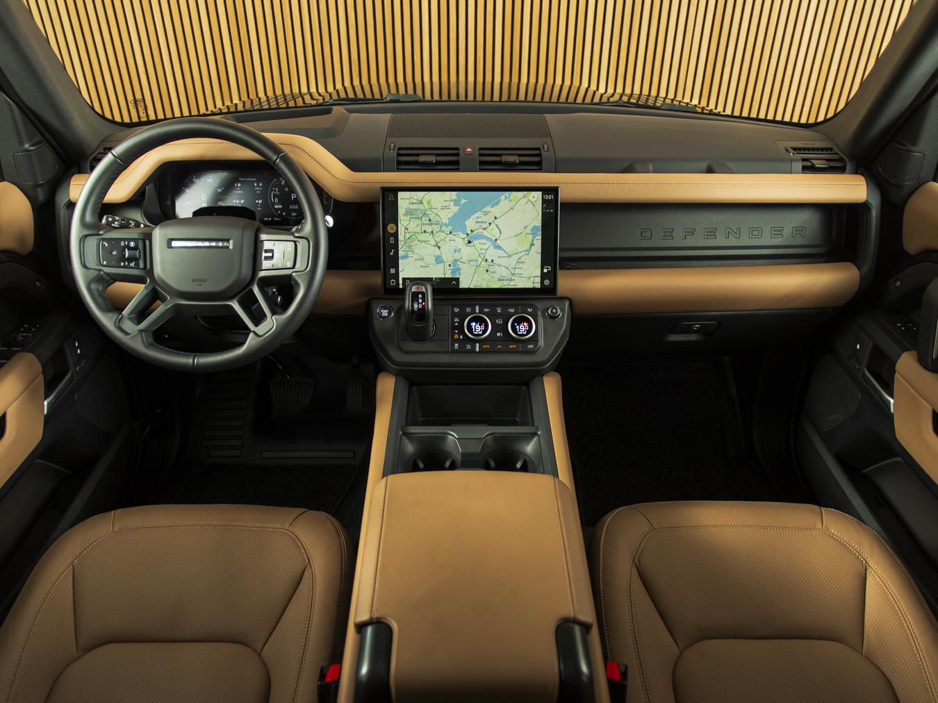 Land Rover Defender 110 X-Dynamic HSE P300e