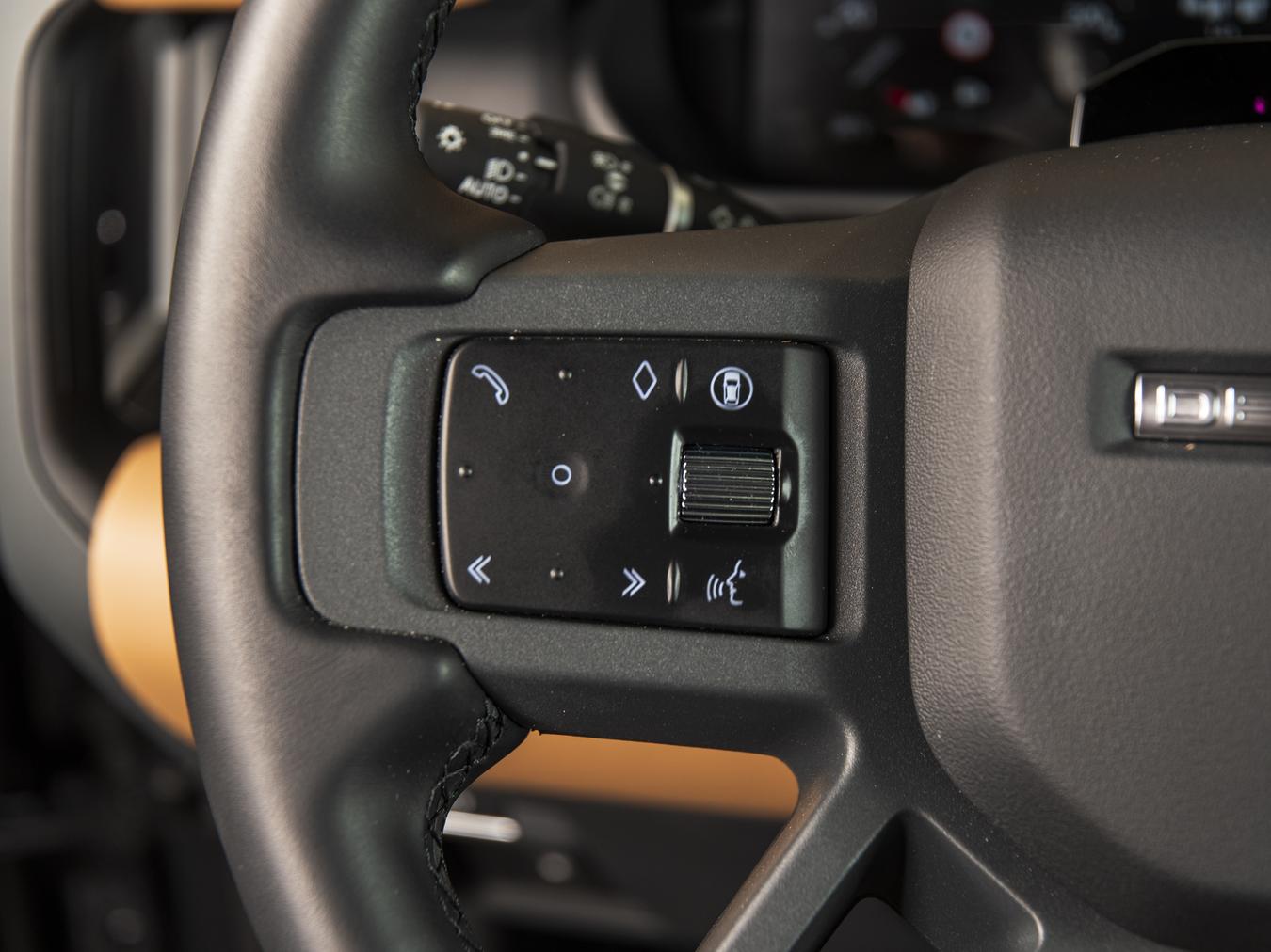 Land Rover Defender 110 X-Dynamic HSE P300e