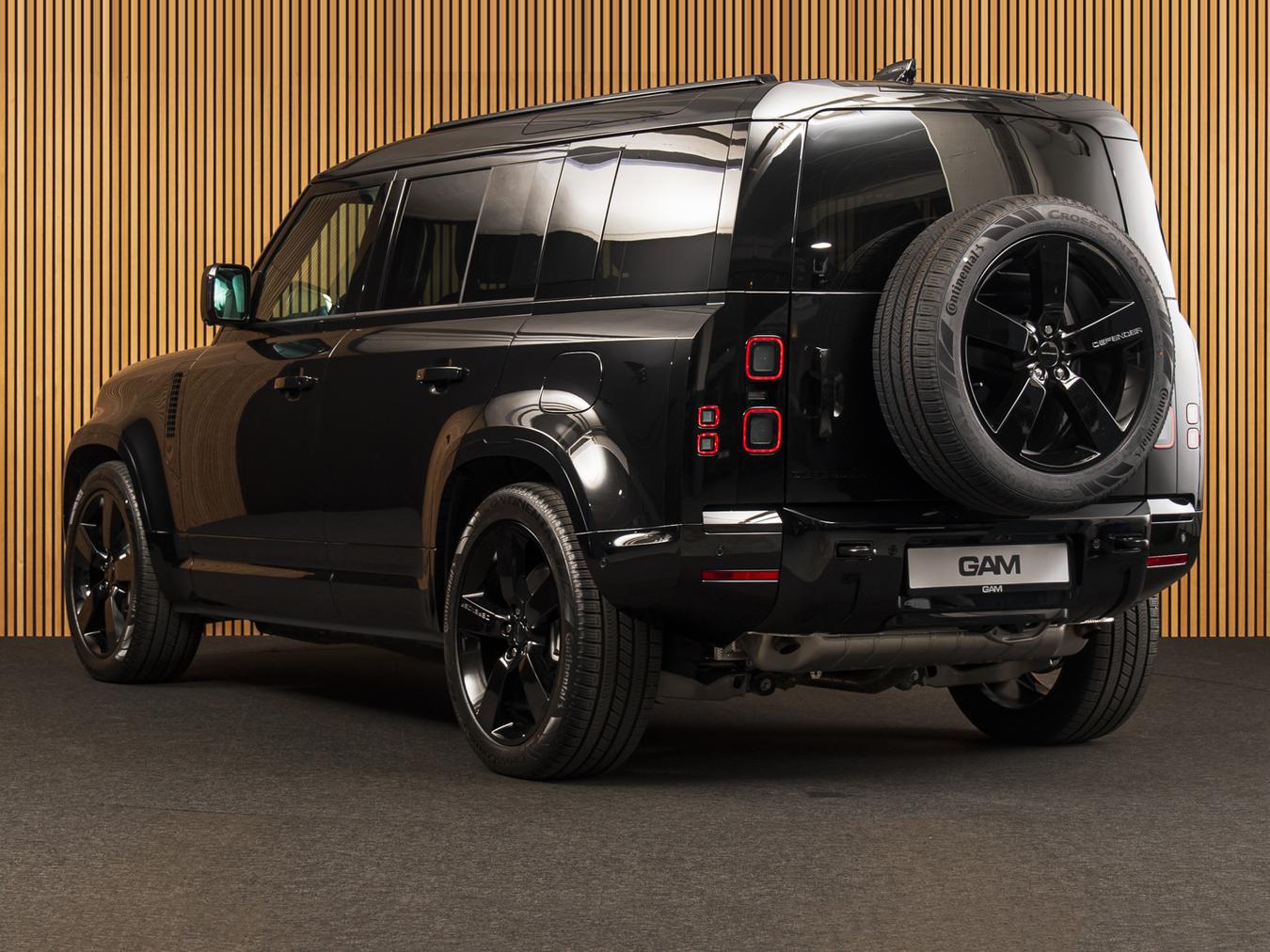 Land Rover Defender 110 X-Dynamic HSE P300e