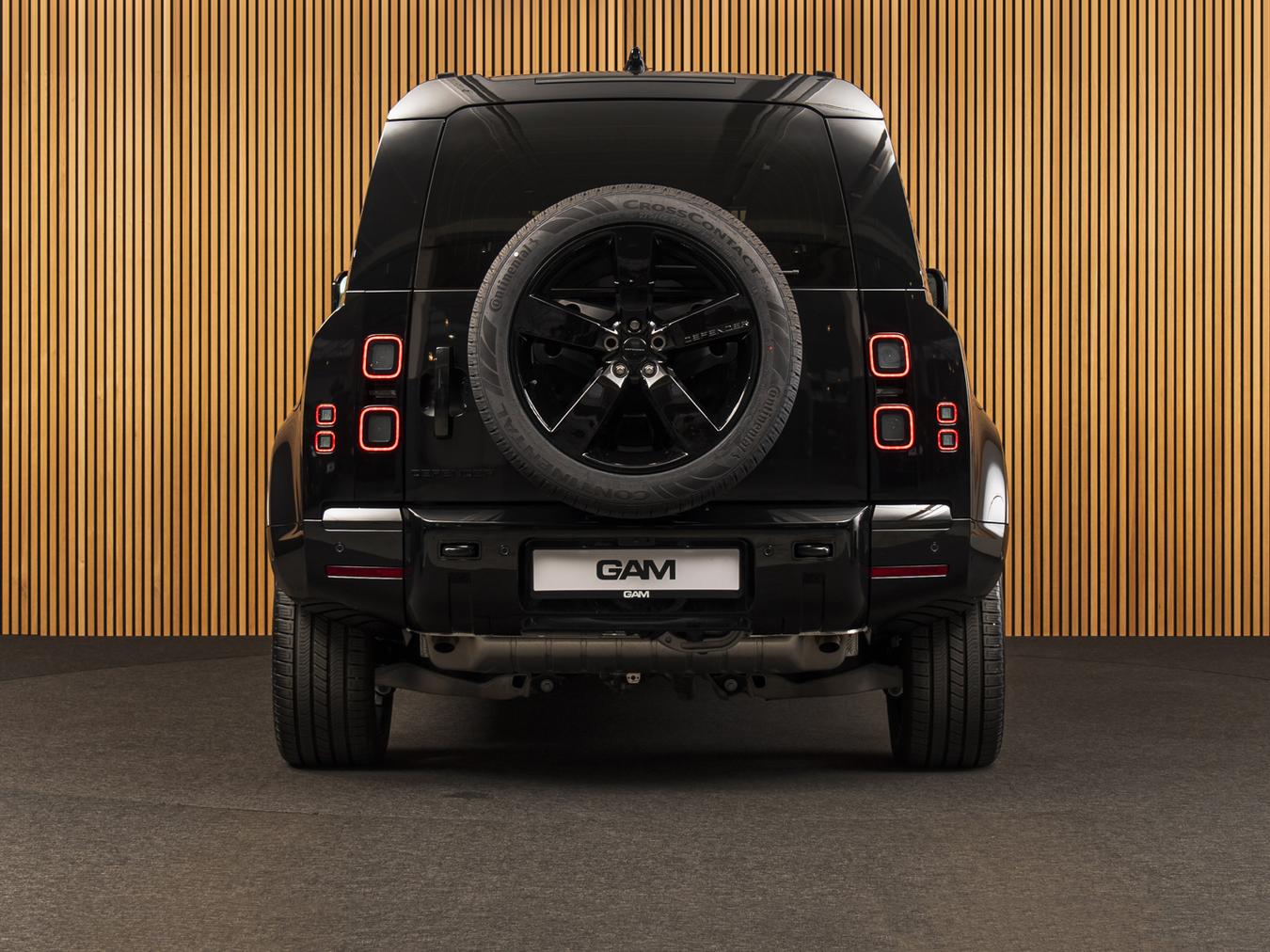 Land Rover Defender 110 X-Dynamic HSE P300e