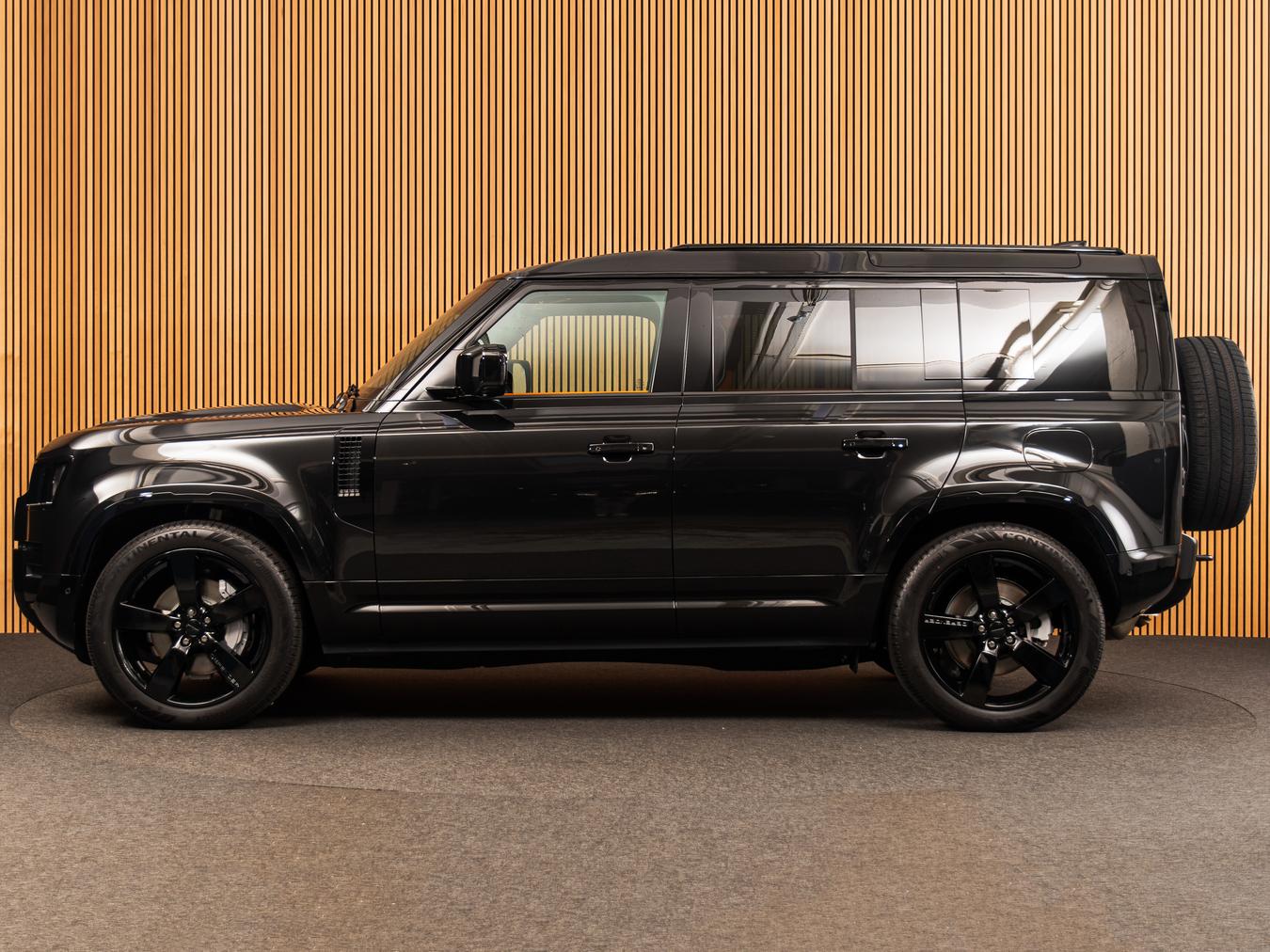 Land Rover Defender 110 X-Dynamic HSE P300e