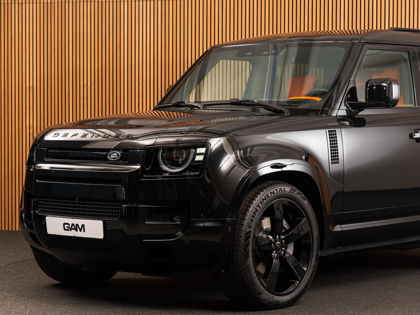 Land Rover Defender 110 X-Dynamic HSE P300e