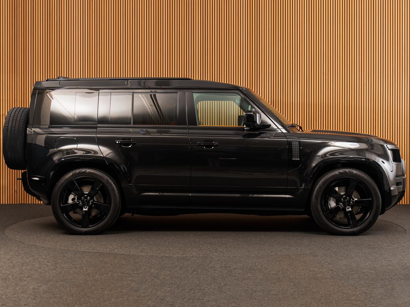 Land Rover Defender 110 X-Dynamic HSE P300e