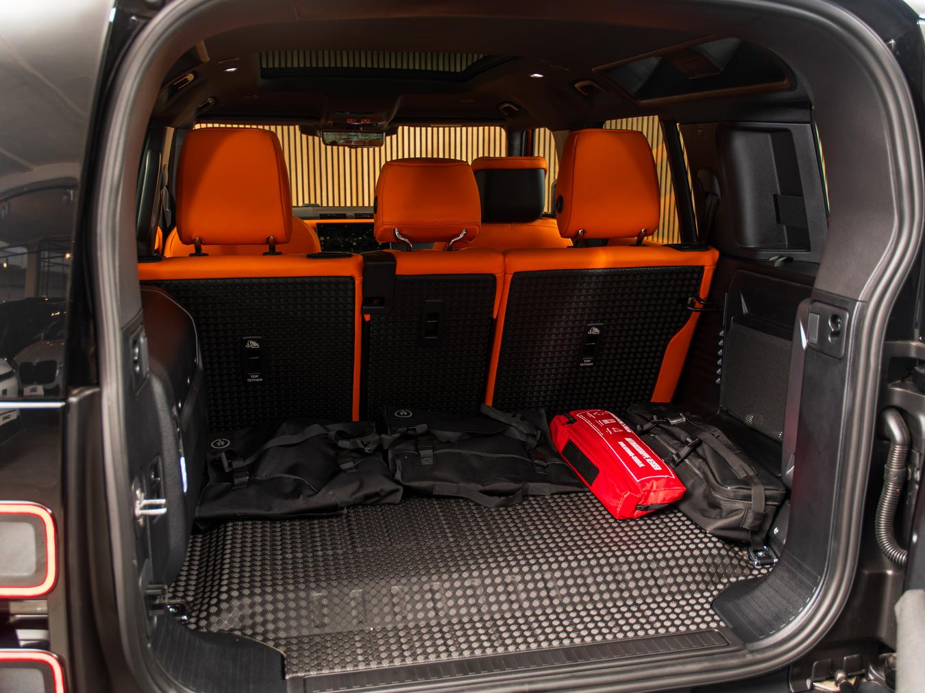 Land Rover Defender 110 X-Dynamic HSE P300e