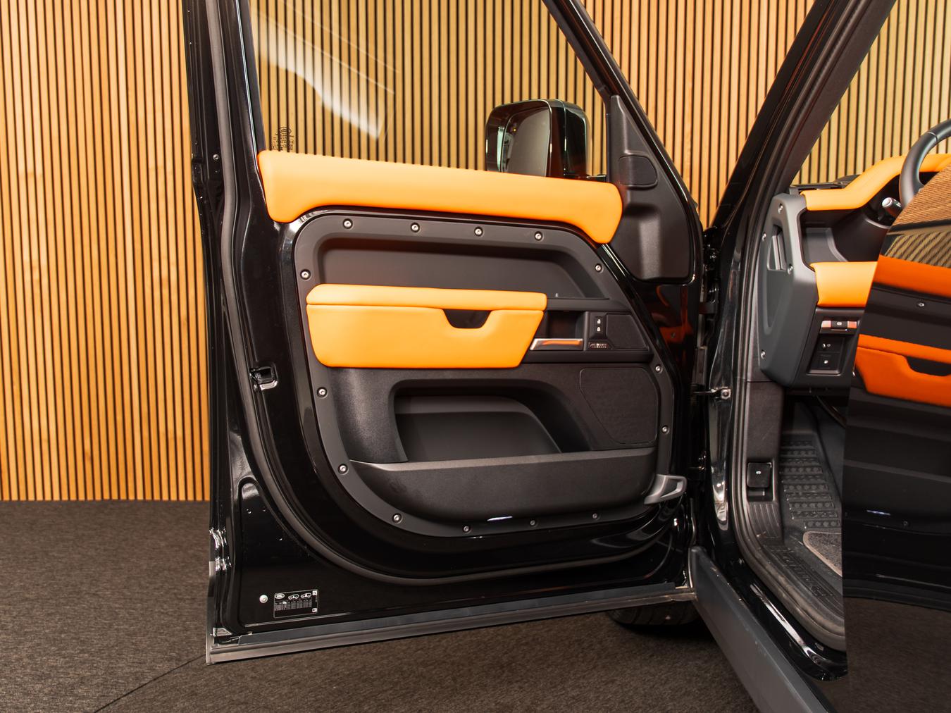 Land Rover Defender 110 X-Dynamic HSE P300e