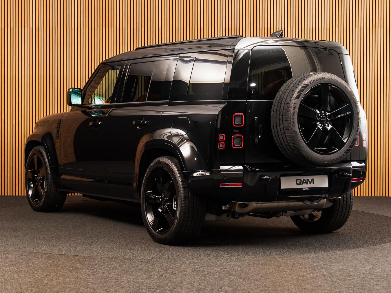 Land Rover Defender 110 X-Dynamic HSE P300e