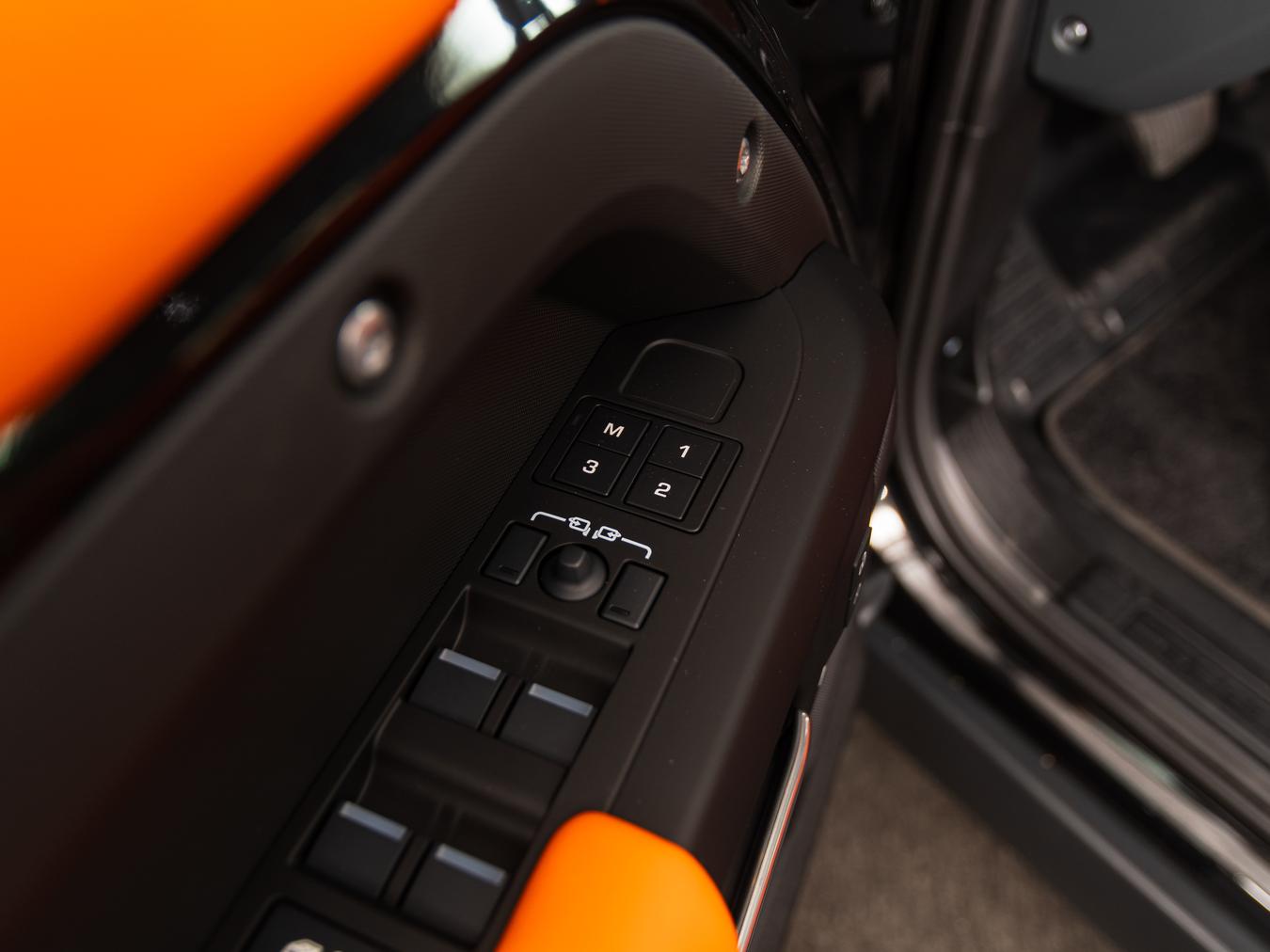 Land Rover Defender 110 X-Dynamic HSE P300e