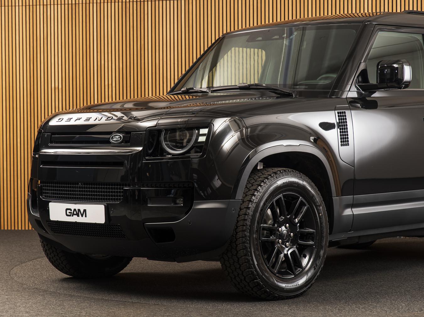 Land Rover Defender 110 Hard Top D250 S