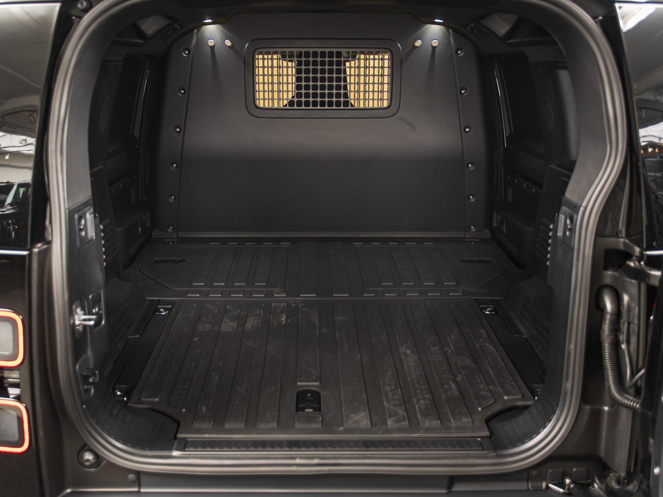 Land Rover Defender 110 Hard Top D250 S