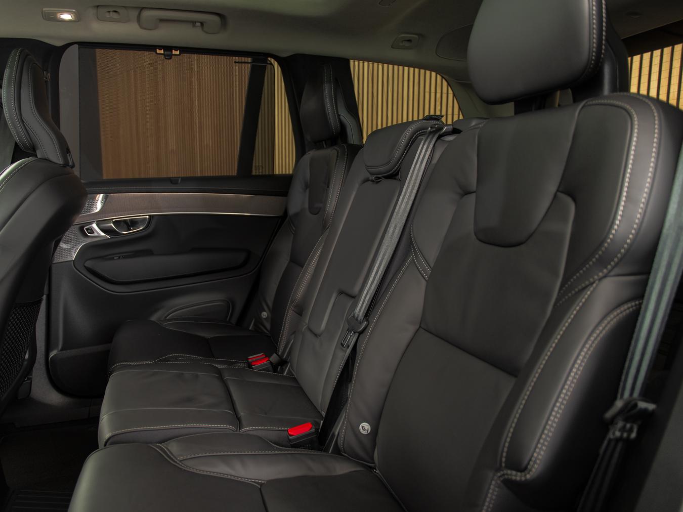 Volvo XC90 T8 Plus Dark