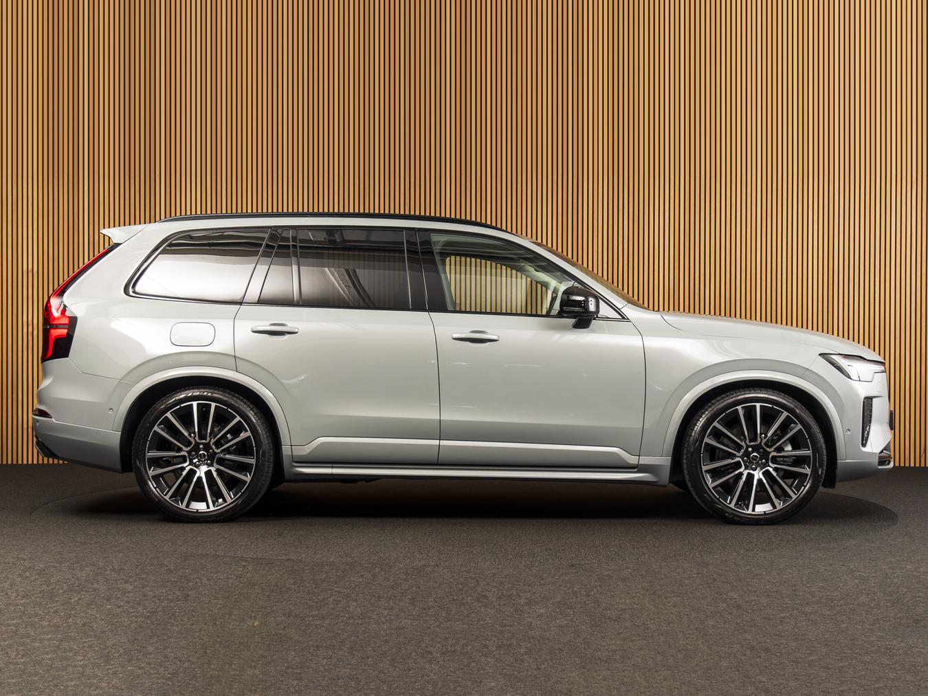 Volvo XC90 T8 Plus Dark