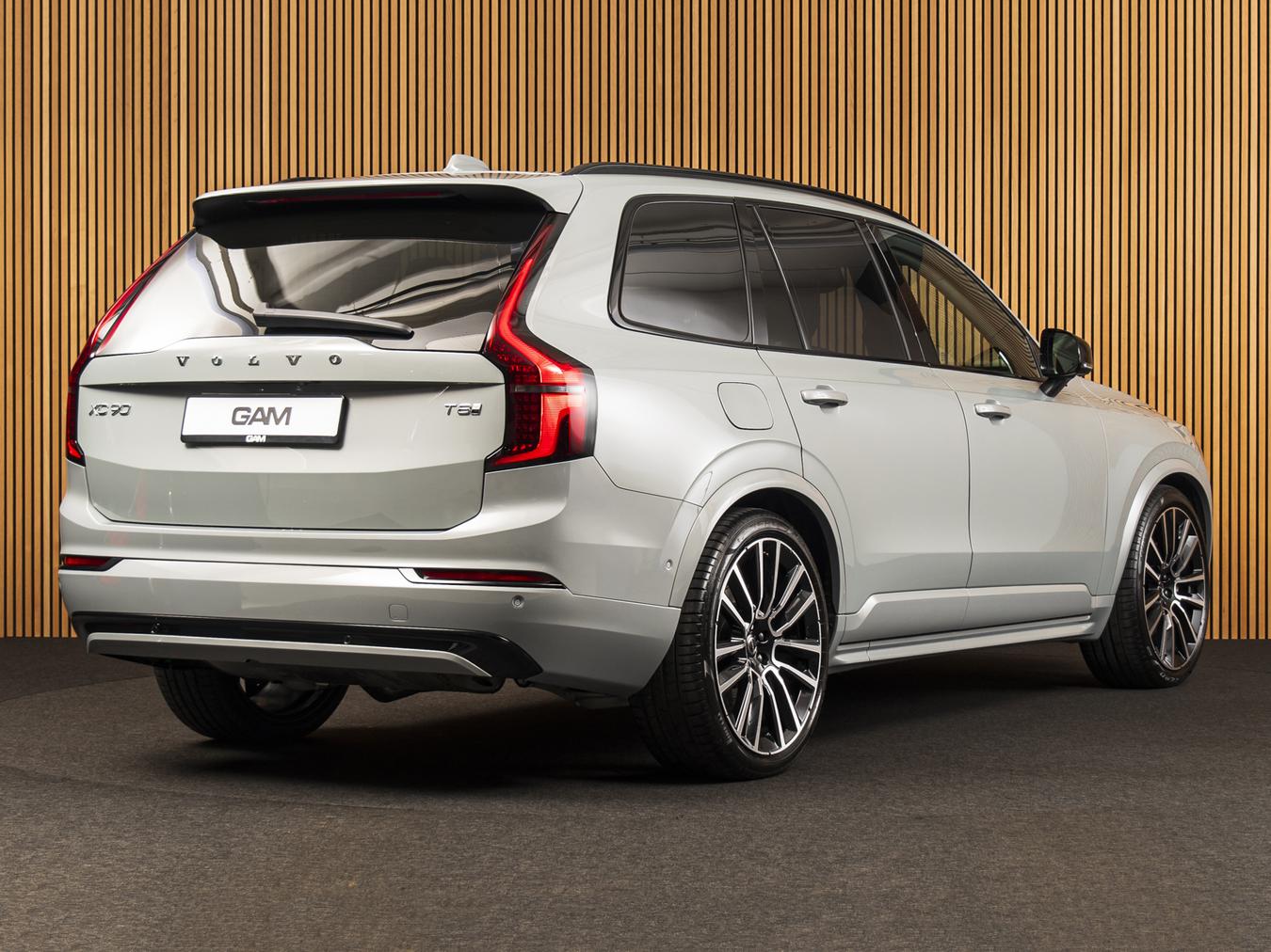 Volvo XC90 T8 Plus Dark