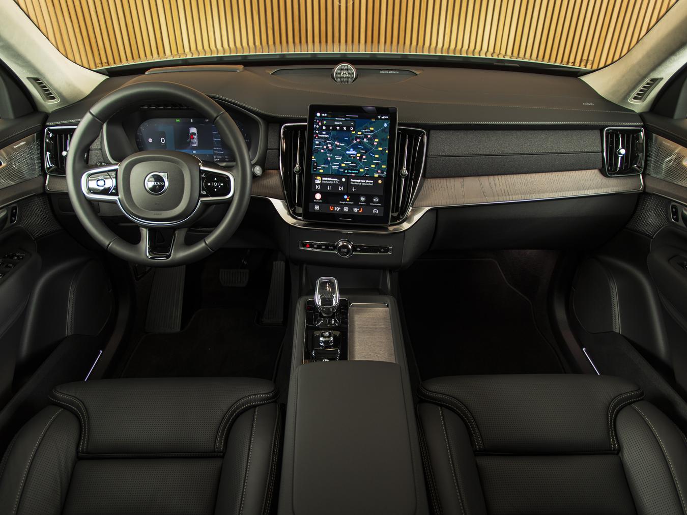 Volvo XC90 T8 Plus Dark