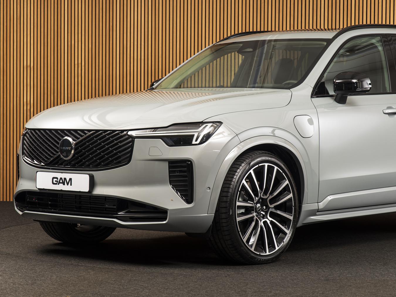 Volvo XC90 T8 Plus Dark