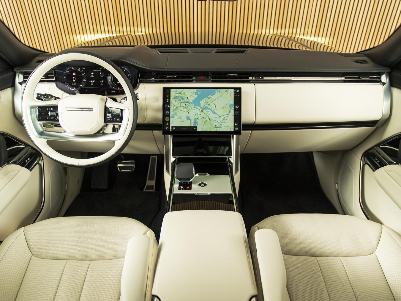 Land Rover Range Rover P460e HSE