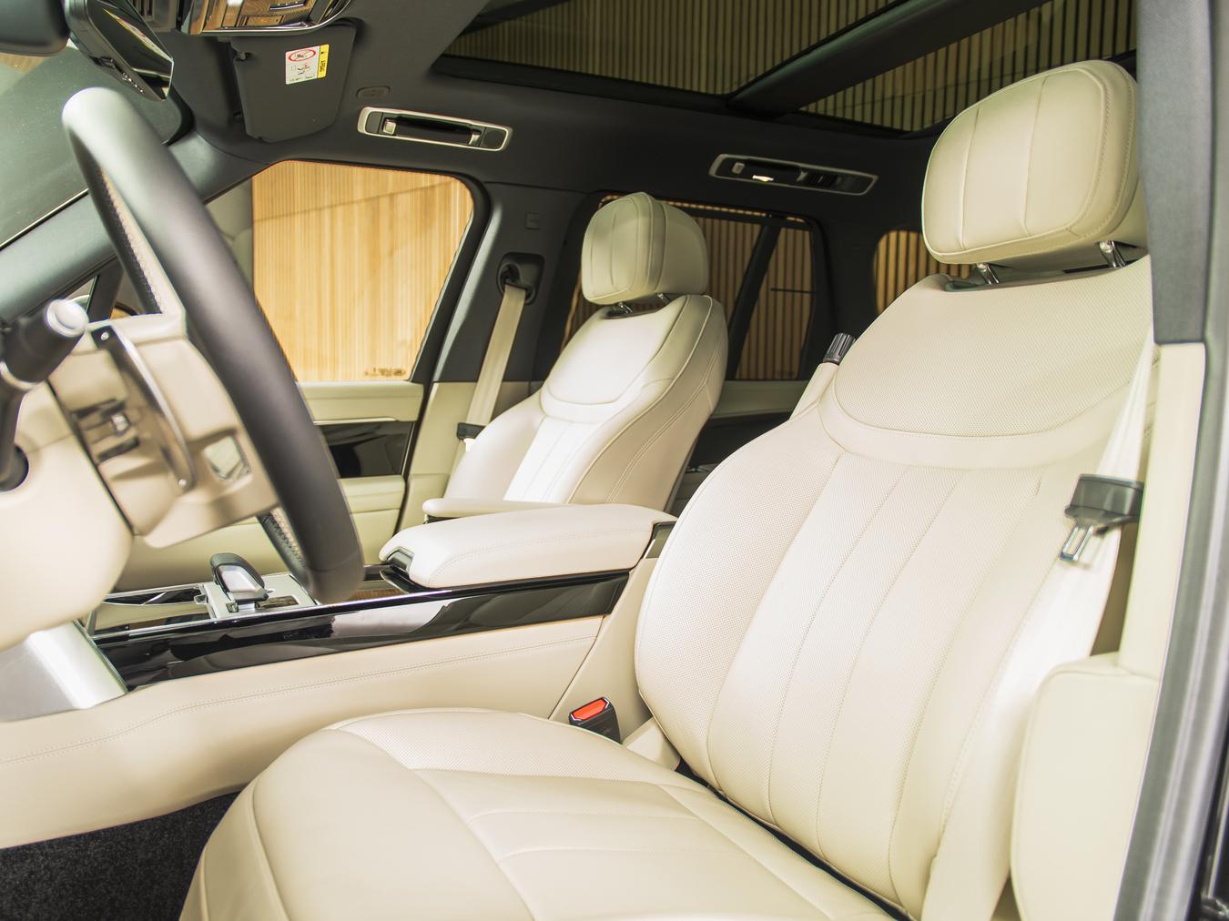 Land Rover Range Rover P460e HSE