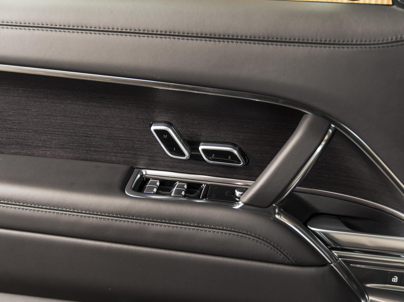 Land Rover Range Rover P550e Autobiography