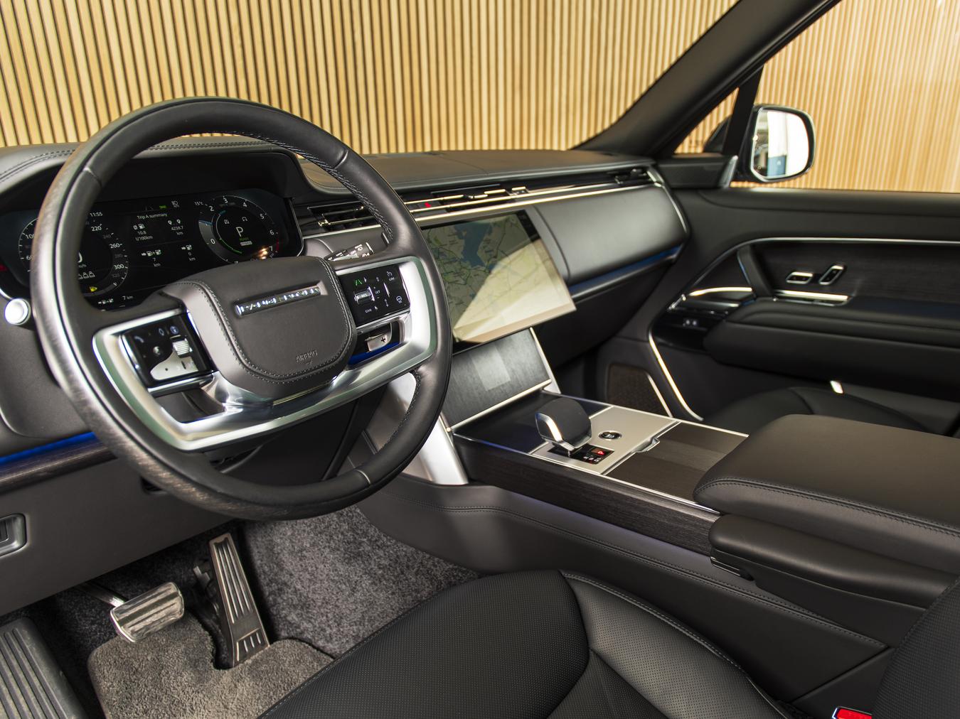 Land Rover Range Rover P550e Autobiography