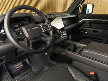 Land Rover Defender 110 X-Dynamic HSE P300e