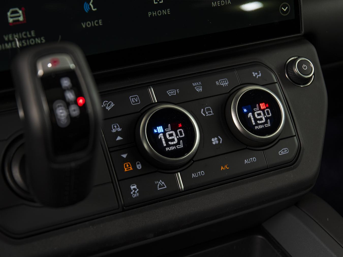 Land Rover Defender 110 X-Dynamic HSE P300e