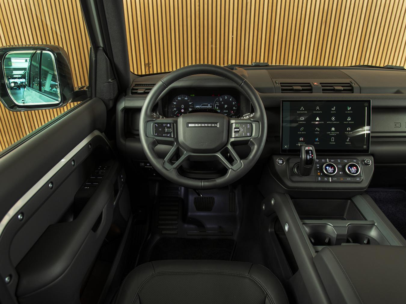 Land Rover Defender 110 X-Dynamic HSE P300e