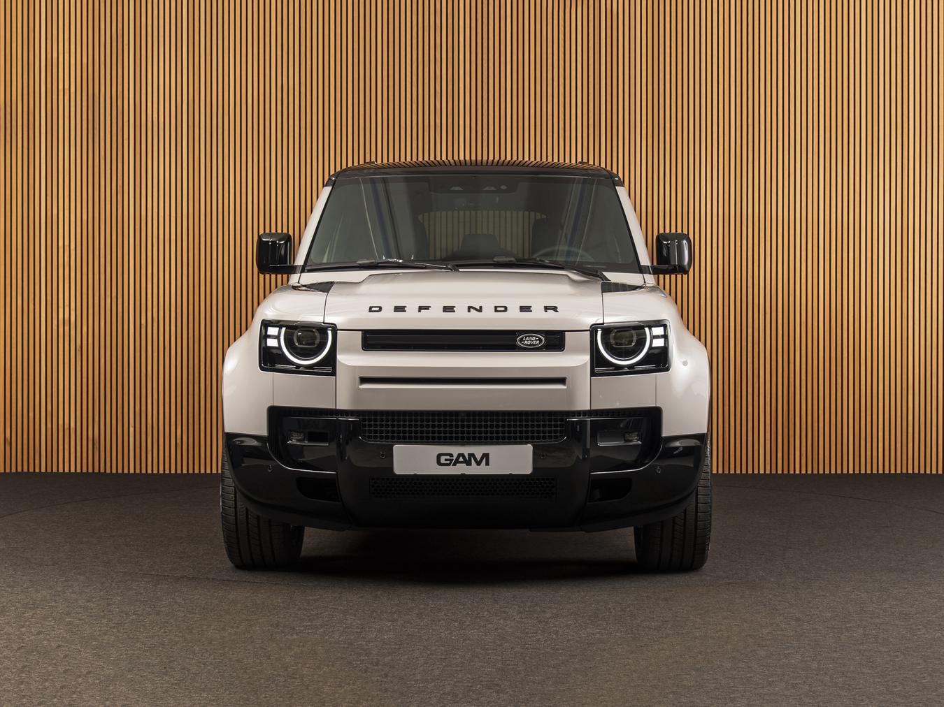 Land Rover Defender 110 X-Dynamic HSE P300e