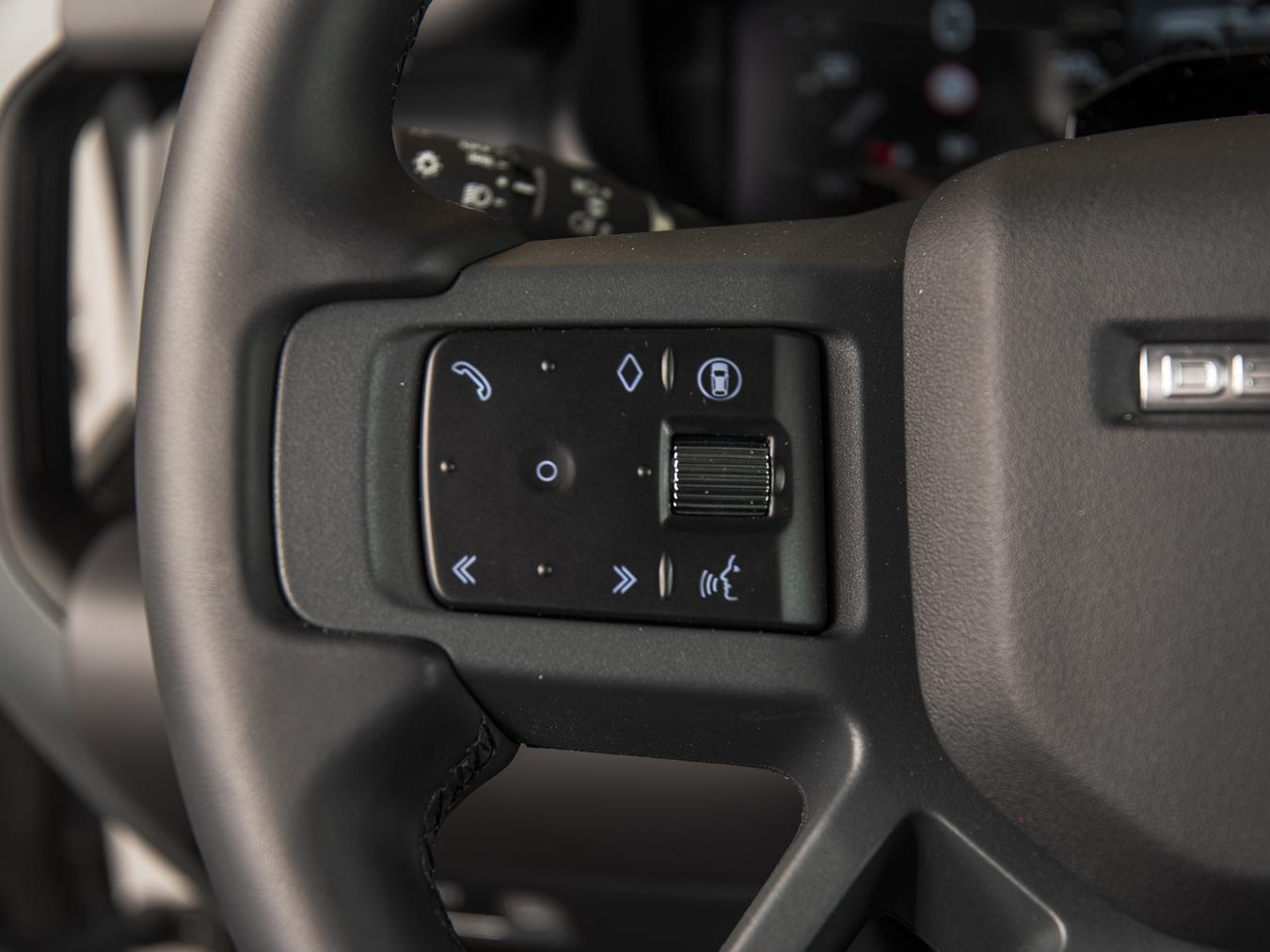 Land Rover Defender 110 X-Dynamic HSE P300e