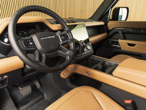 Land Rover Defender 110 X-Dynamic HSE P300e