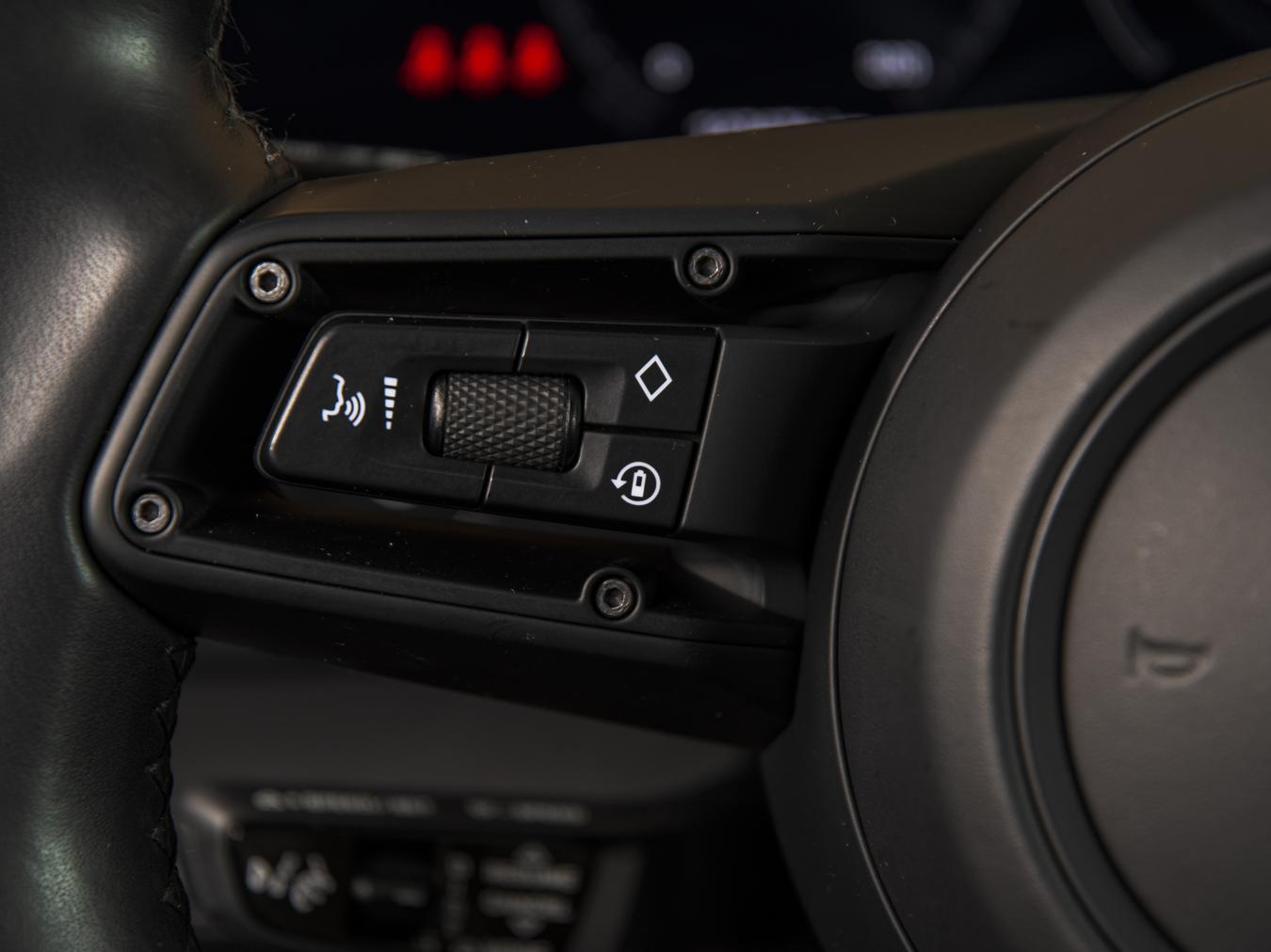 Porsche Taycan Performance 84 kWh