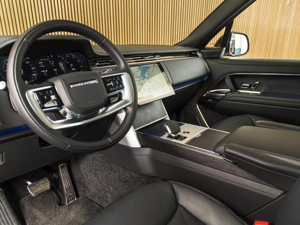 Land Rover Range Rover P550e HSE