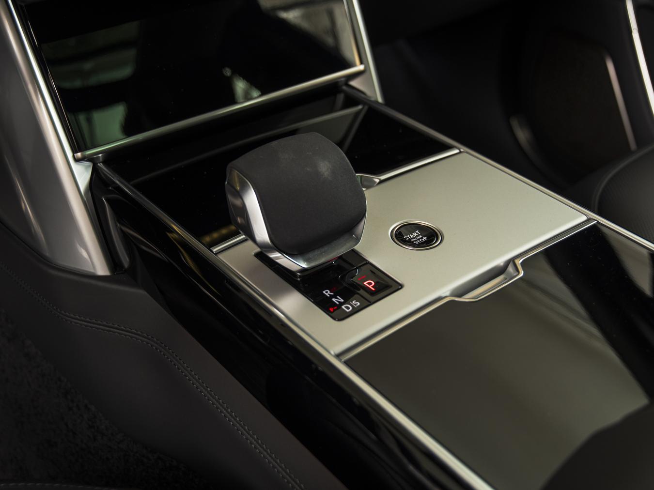 Land Rover Range Rover P550e Autobiography