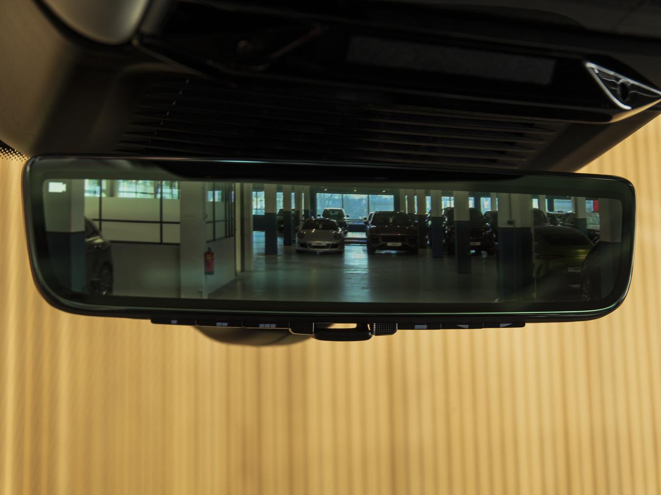 Land Rover Range Rover P550e Autobiography