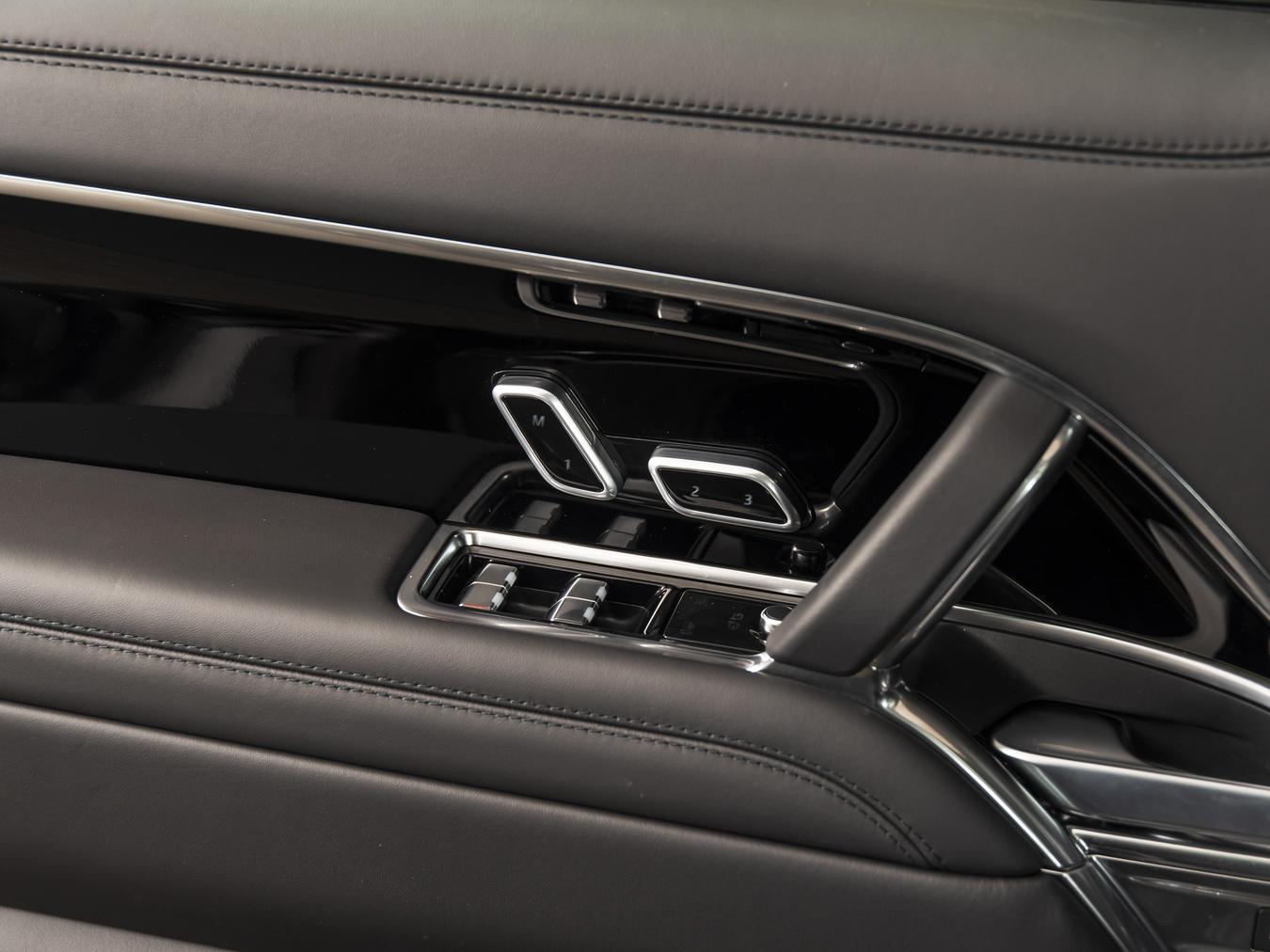 Land Rover Range Rover P550e Autobiography