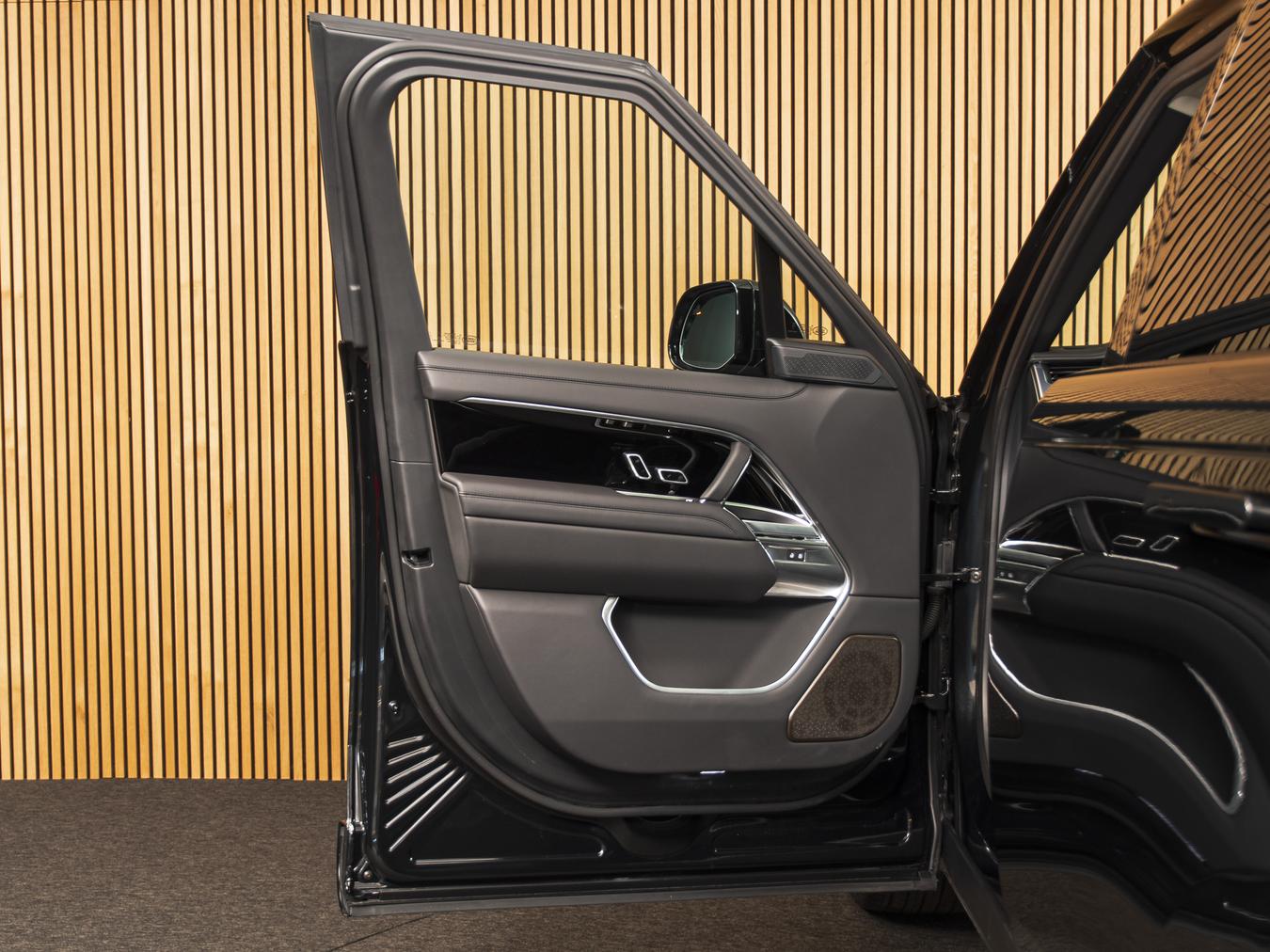 Land Rover Range Rover P550e Autobiography