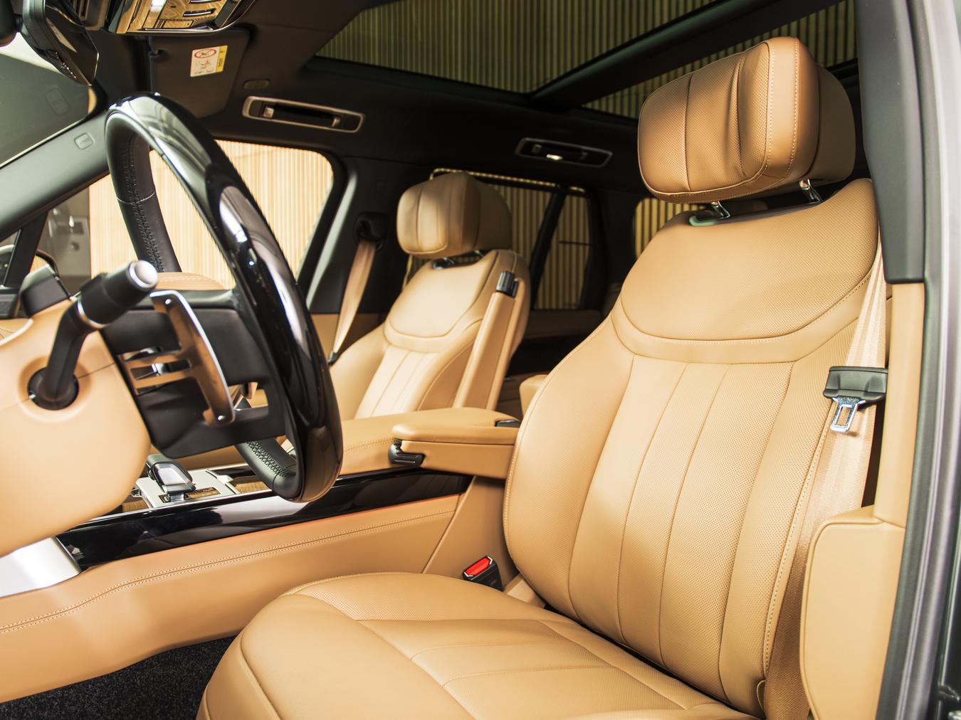 Land Rover Range Rover P550e Autobiography