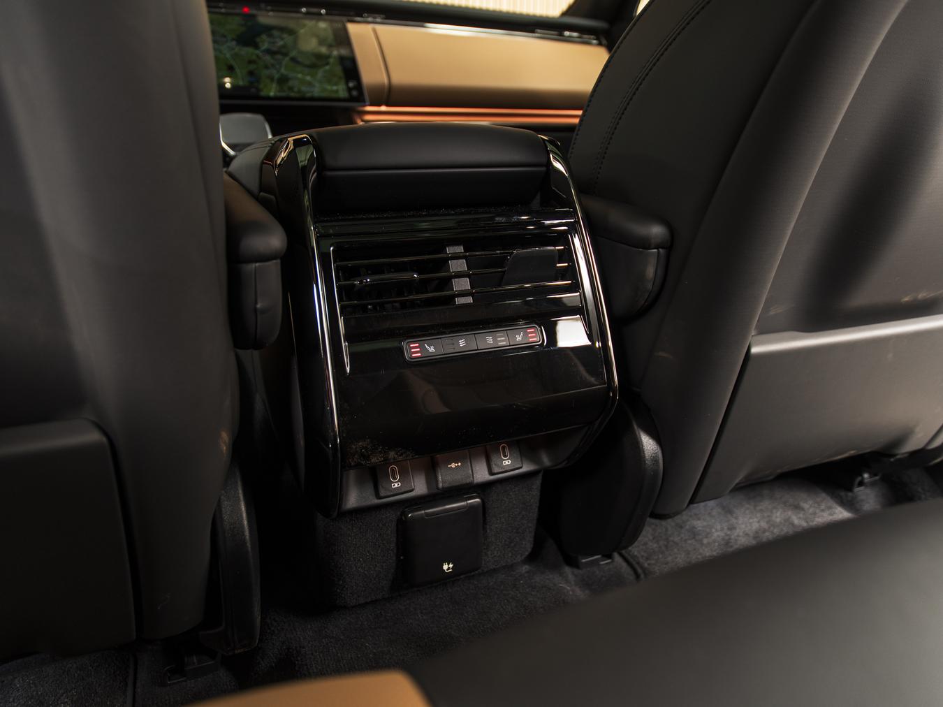 Land Rover Range Rover Sport P460e Dynamic SE