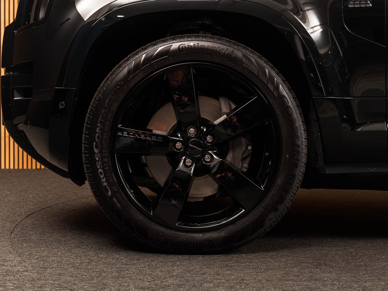 Land Rover Defender 110 P425 V8 X-Dynamic HSE