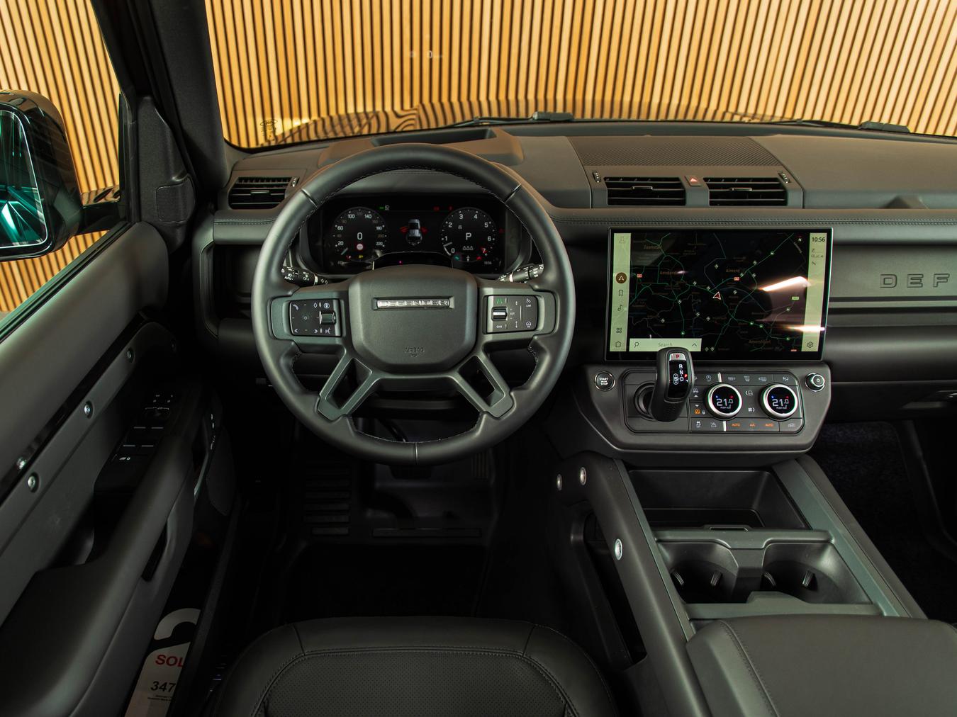 Land Rover Defender 110 P425 V8 X-Dynamic HSE