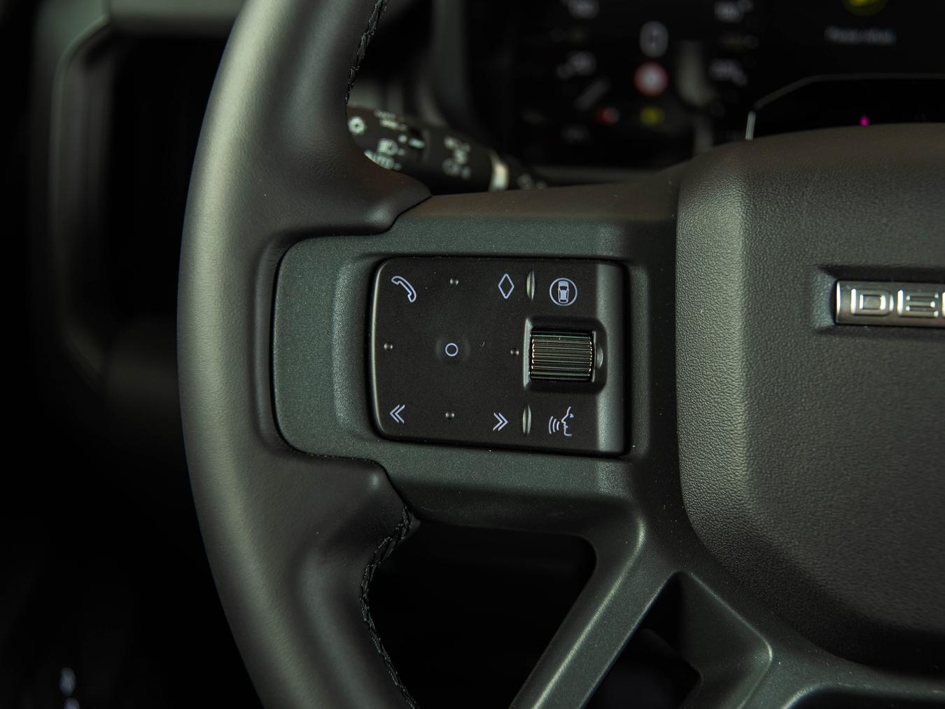 Land Rover Defender 110 P425 V8 X-Dynamic HSE