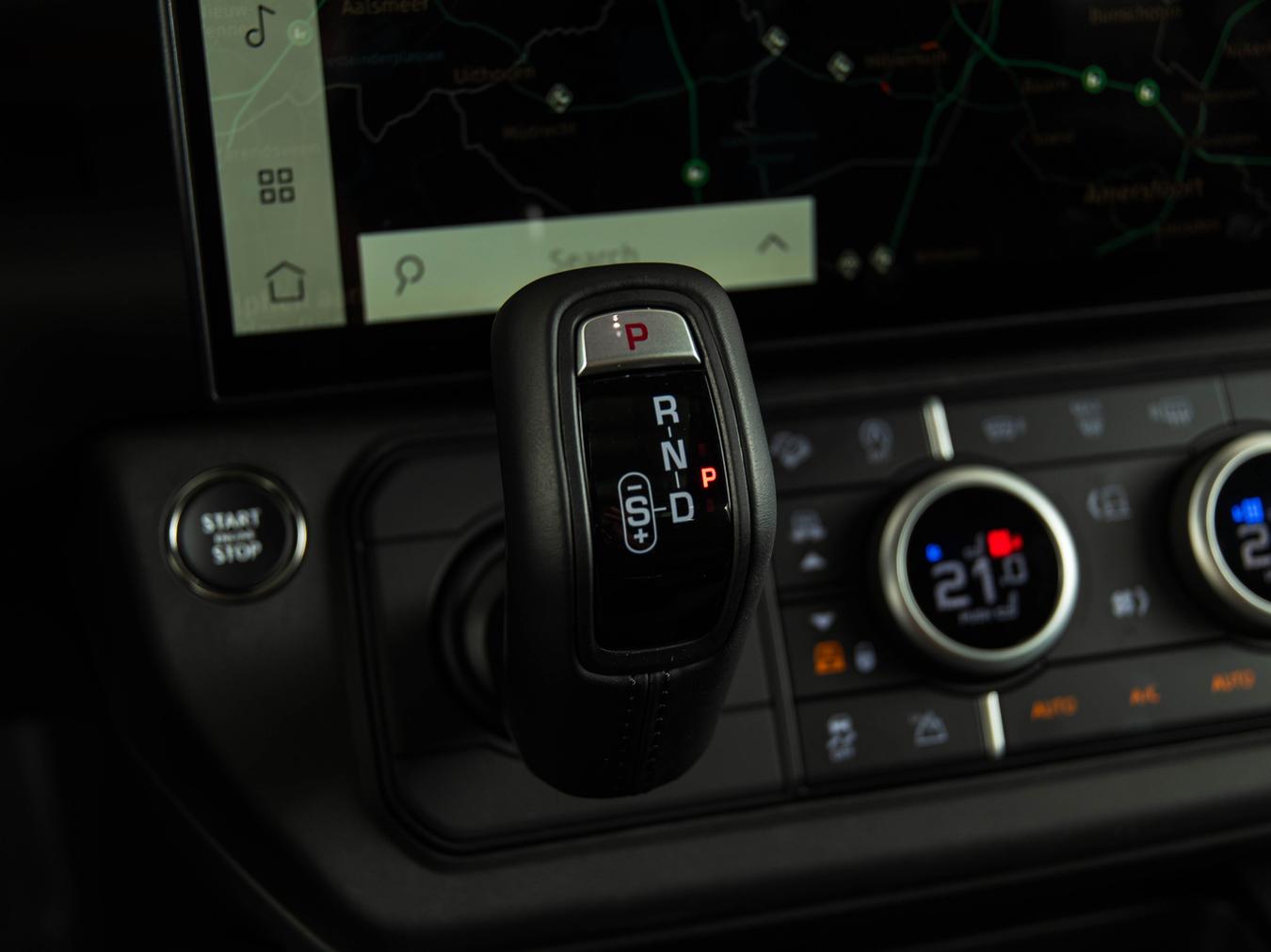 Land Rover Defender 110 P425 V8 X-Dynamic HSE