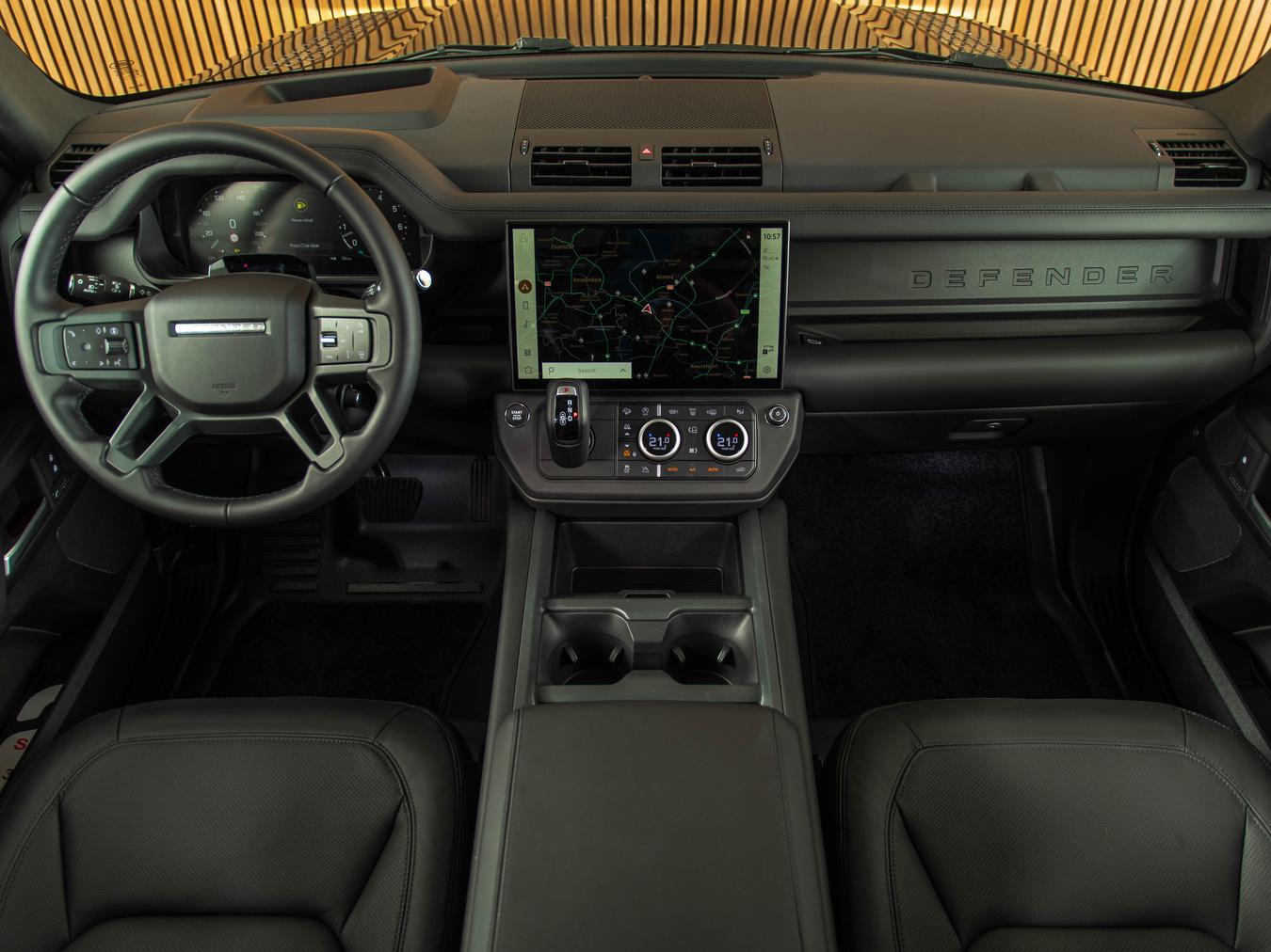 Land Rover Defender 110 P425 V8 X-Dynamic HSE
