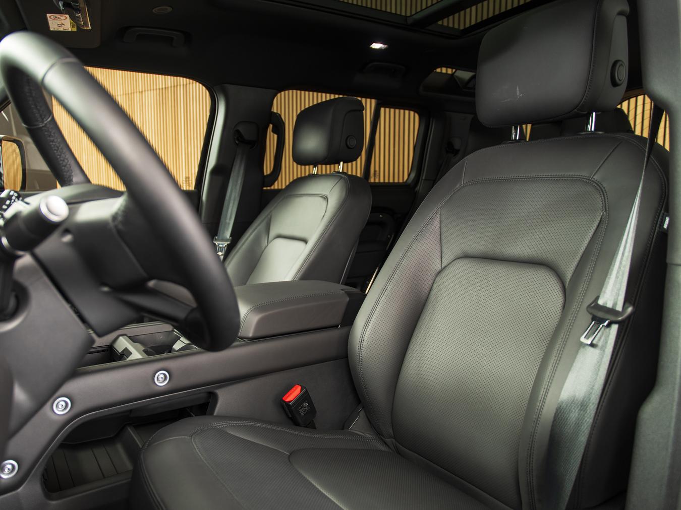Land Rover Defender 110 D350 X-Dynamic HSE