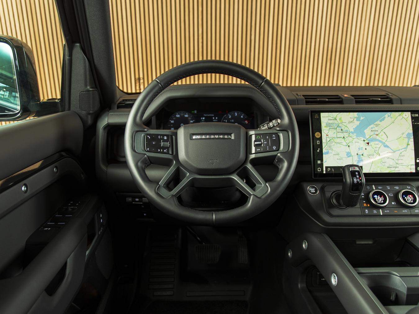 Land Rover Defender 110 D350 X-Dynamic HSE