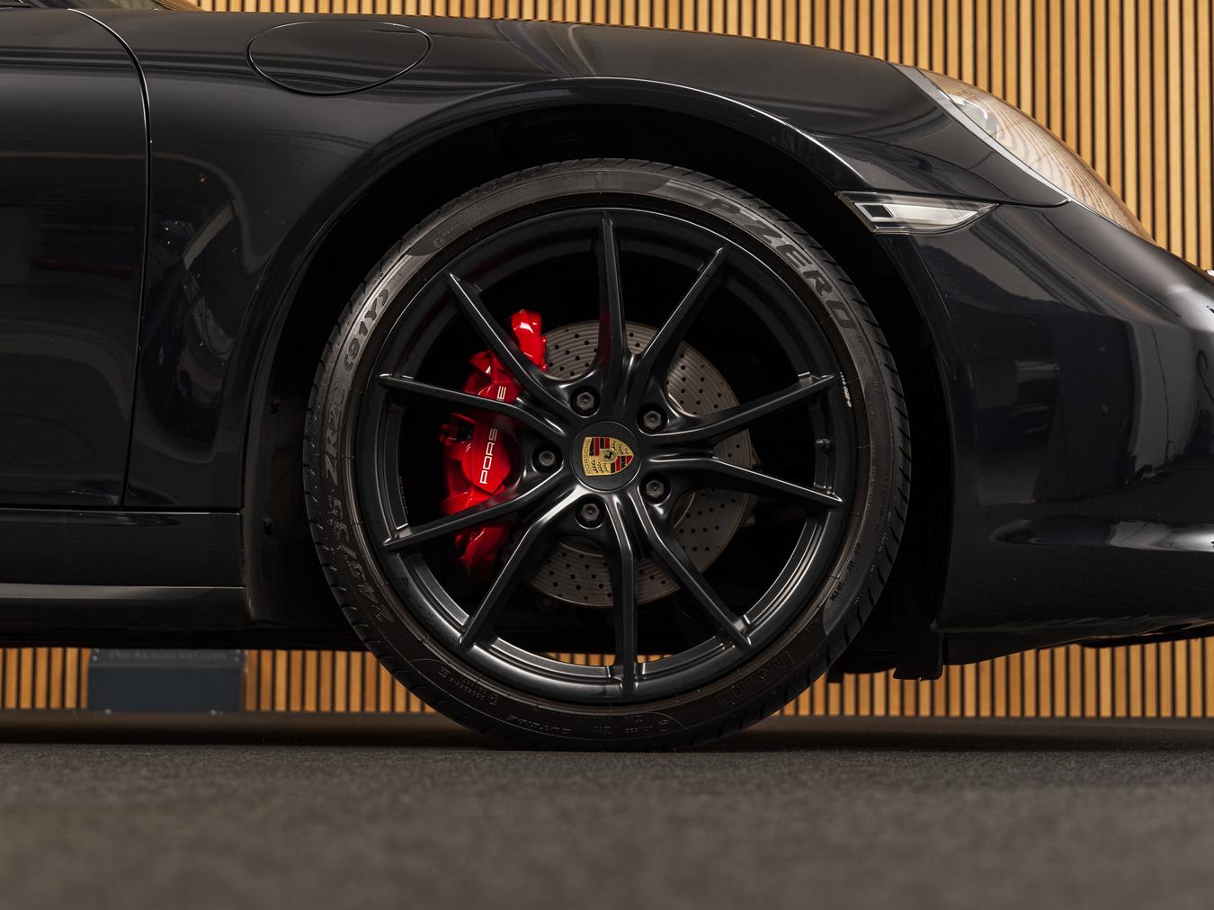 Porsche 911 Carrera 4