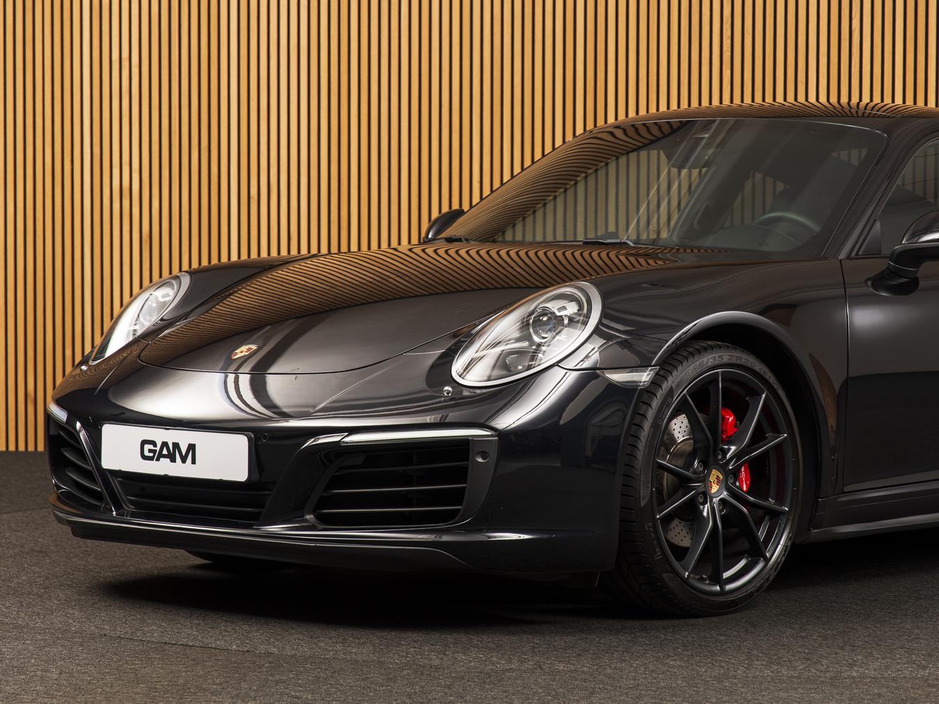 Porsche 911 Carrera 4